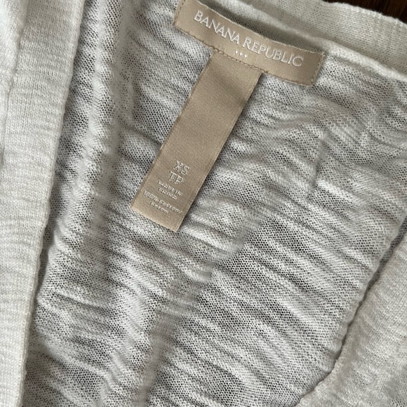 Banana Republic Button Down Cardigan Size XS - Picture 2 of 4
